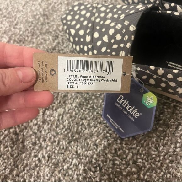 TOMS Alpargata Graphic Slip On Flats NEW, Forged Iron Tiny Cheetah Print Size 5 - Picture 11 of 12